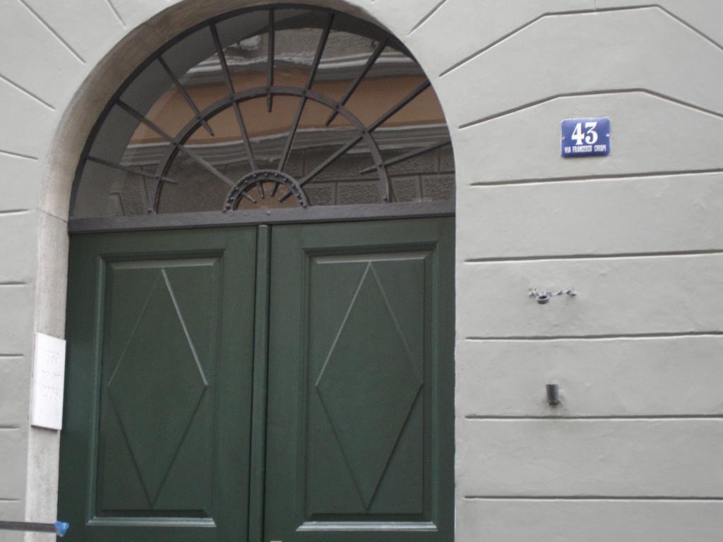 B&B Crispi Trieste Extérieur photo